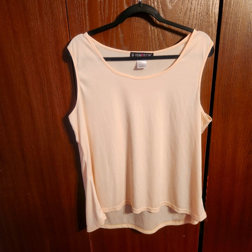 The Pyramid Collection Mesh Tank Top XL